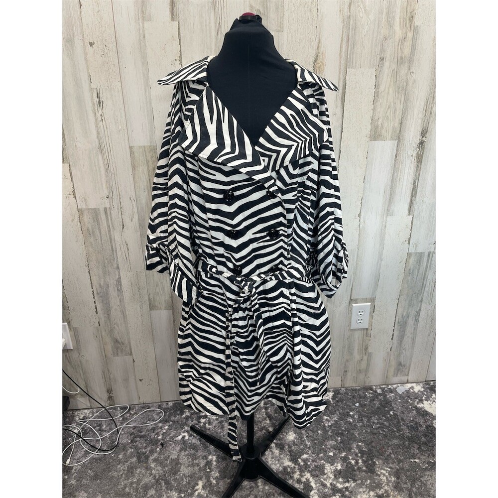 Lane Bryant Trench Coat Womens Plus size 28 Black & White Zebra Belted sku760